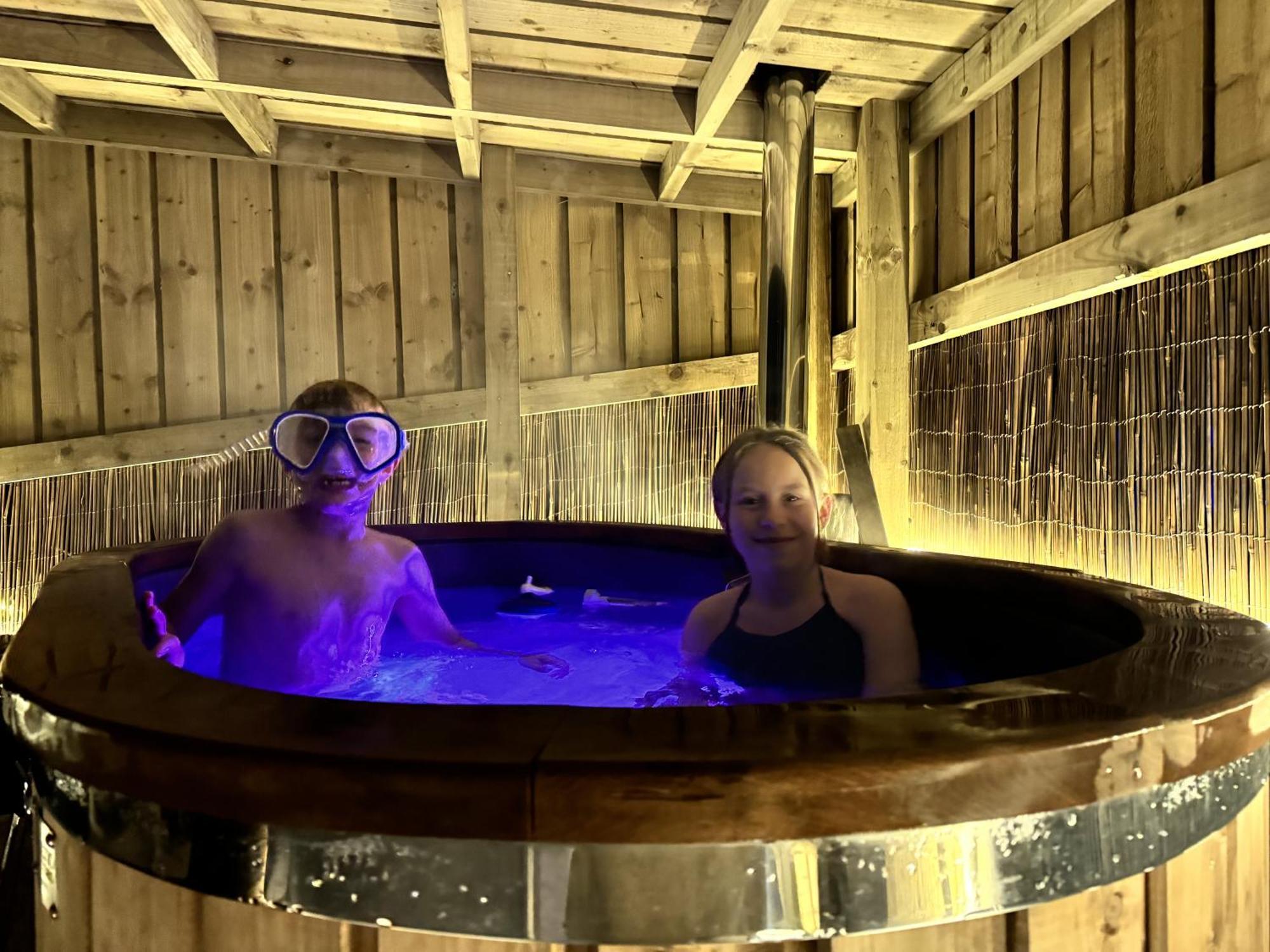 Deerstone Glamping-Pinhaw Beacon Dome Hot Tub Hotel Earby Exterior photo